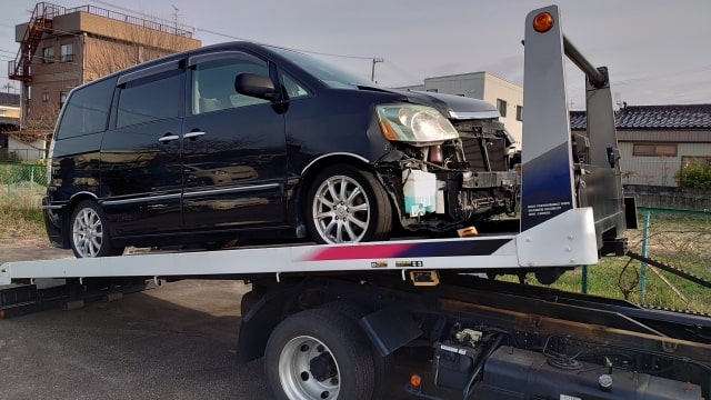 廃車はどこに持っていくのか。手続き場所や方法別の違いなど