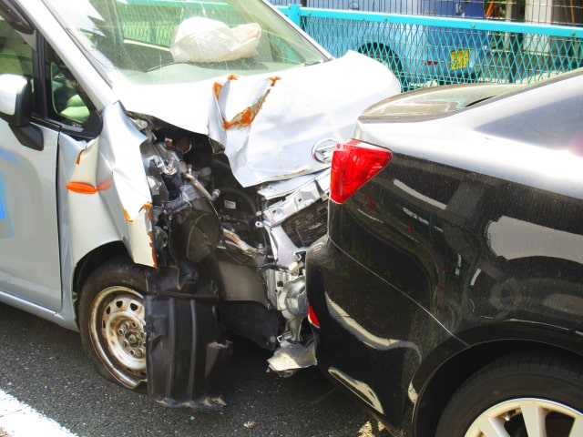 事故で車を破損してしまった｜修理費用の目安と保険適用の範囲